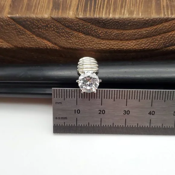 Size 6 925 Sterling Silver Clear Cubic Zirconia Unique Quality Ring - Picture 8 of 9